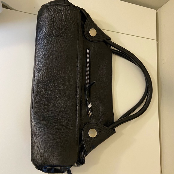 Tod’s Vintage Black Leather Shoulder hand Bag - Picture 6 of 6